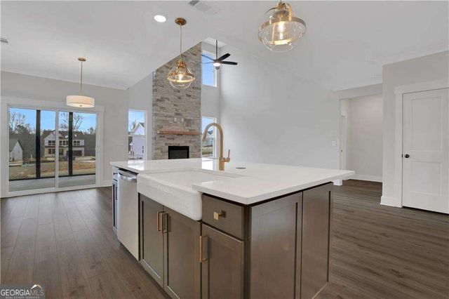 178 Coffee Lane, Hoschton, GA 30548