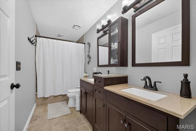 1710 Hemingway Lane B, Weldon Spring, MO 63304
