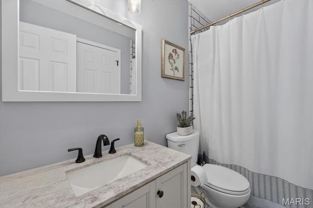 1710 Hemingway Lane B, Weldon Spring, MO 63304