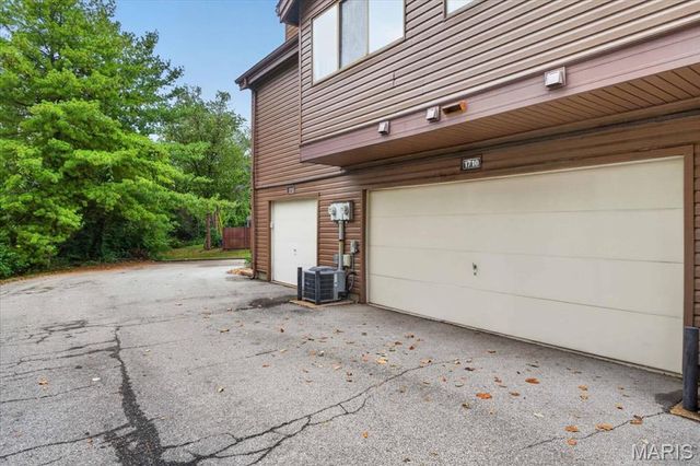 1710 Hemingway Lane B, Weldon Spring, MO 63304