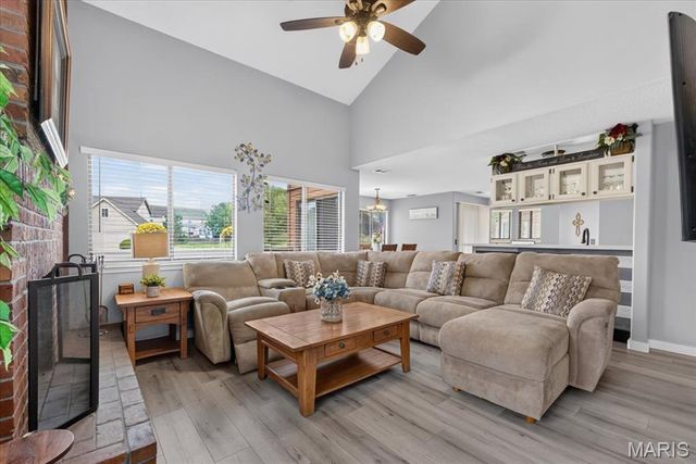 1710 Hemingway Lane B, Weldon Spring, MO 63304