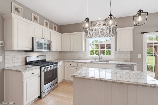 533 Continental Drive, Sagamore Hills, OH 44067