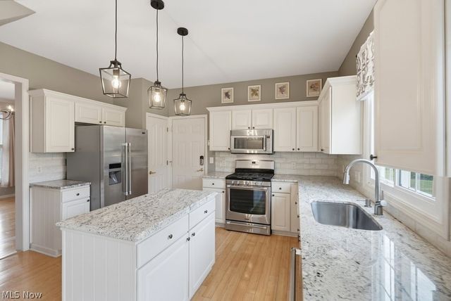 533 Continental Drive, Sagamore Hills, OH 44067