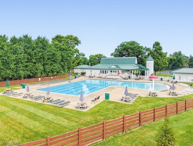 533 Continental Drive, Sagamore Hills, OH 44067