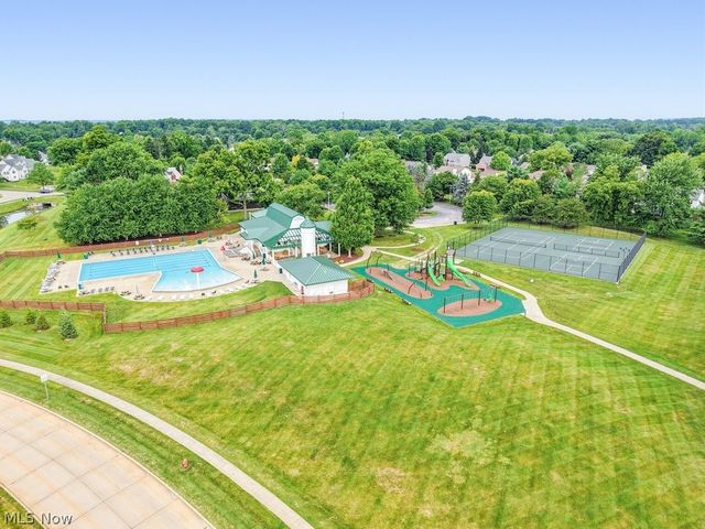 533 Continental Drive, Sagamore Hills, OH 44067
