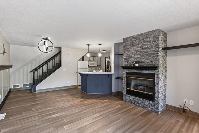 464 Heartland Court, Chanhassen, MN 55317