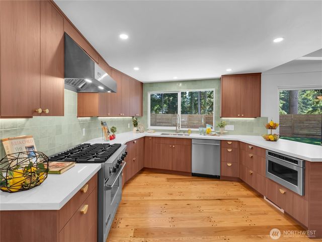 9616 242nd Place SW, Edmonds, WA 98020
