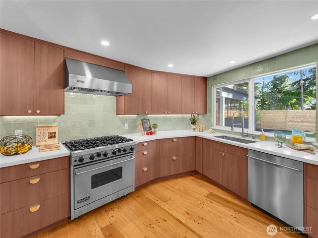 9616 242nd Place SW, Edmonds, WA 98020