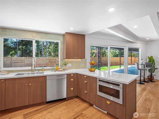 9616 242nd Place SW, Edmonds, WA 98020