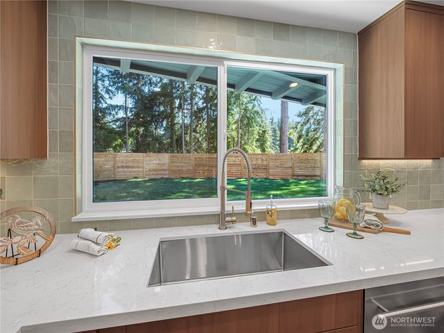9616 242nd Place SW, Edmonds, WA 98020