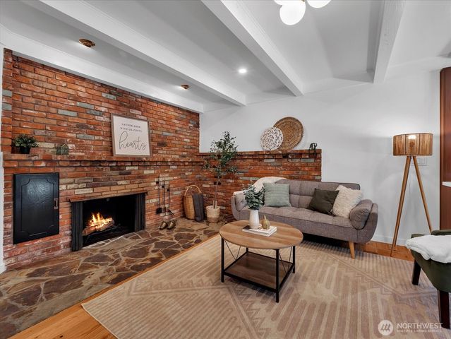 9616 242nd Place SW, Edmonds, WA 98020