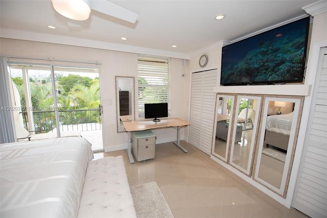 3756 NE 167th St, North Miami Beach, FL 33160