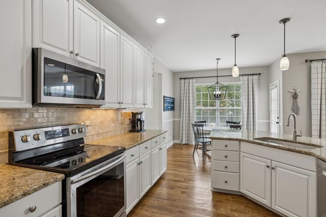 402 Freesia Ct, Franklin, TN 37064