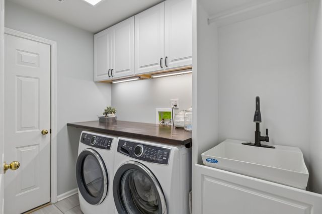 402 Freesia Ct, Franklin, TN 37064