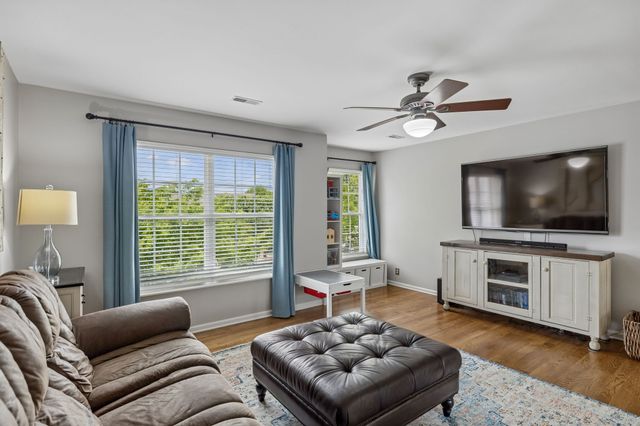 402 Freesia Ct, Franklin, TN 37064