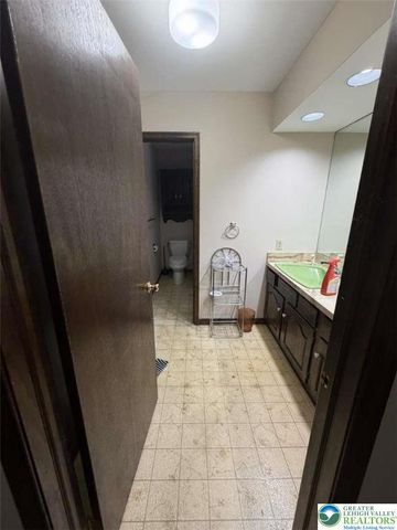 6204 Grouse Drive, East Allen Twp, PA 18017