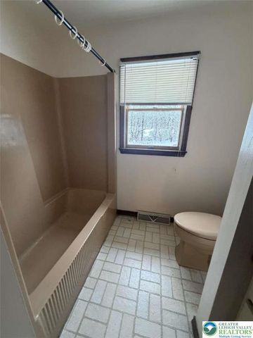 6204 Grouse Drive, East Allen Twp, PA 18017