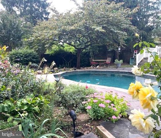 101 LOCUST DR, Catonsville, MD 21228
