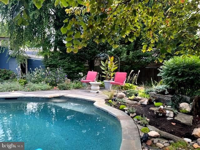 101 LOCUST DR, Catonsville, MD 21228