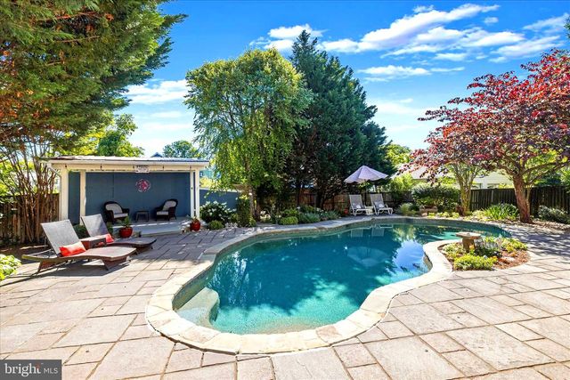 101 LOCUST DR, Catonsville, MD 21228
