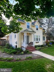 101 LOCUST DR, Catonsville, MD 21228