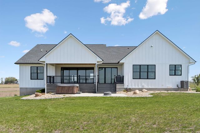 7343 Wagner Road, Cedar Falls, IA 50613