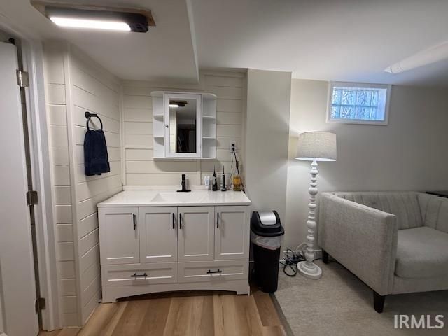 713 E Fairview Avenue, South Bend, IN 46614