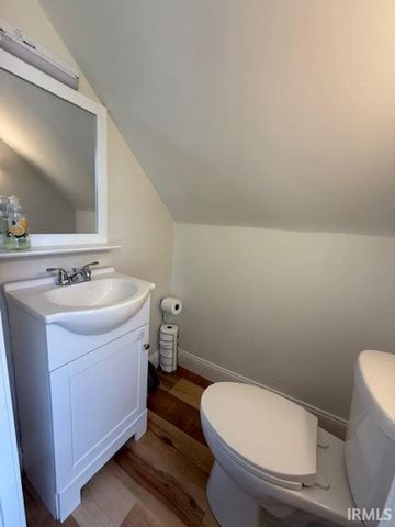 713 E Fairview Avenue, South Bend, IN 46614