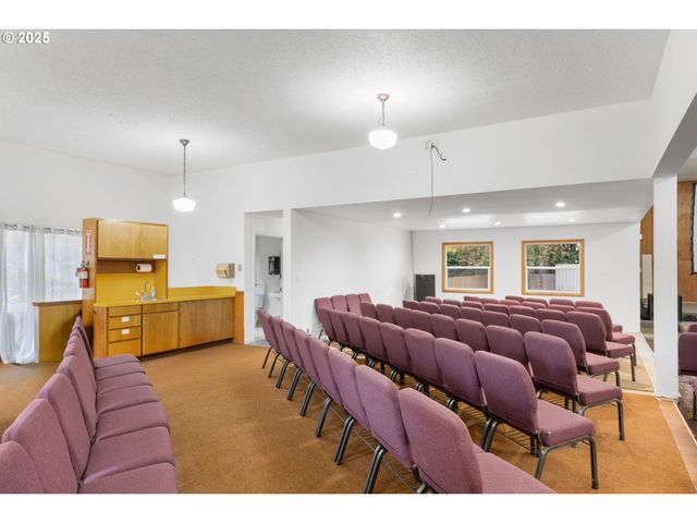 13047 Se RAMONA St, Portland, OR 97236