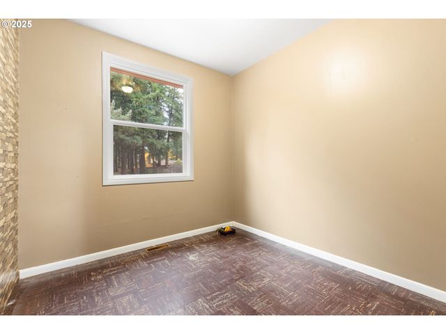 13047 Se RAMONA St, Portland, OR 97236