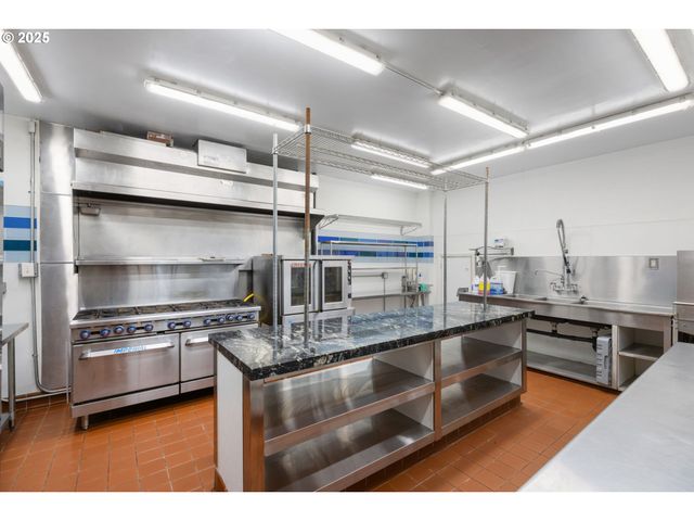 13047 Se RAMONA St, Portland, OR 97236