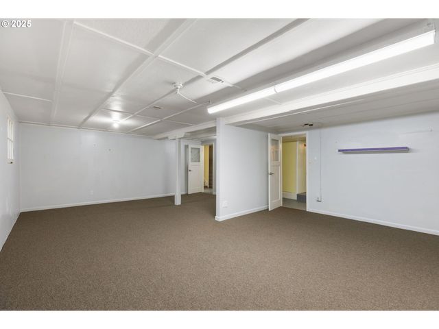 13047 Se RAMONA St, Portland, OR 97236