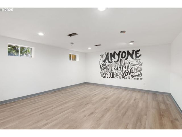 13047 Se RAMONA St, Portland, OR 97236