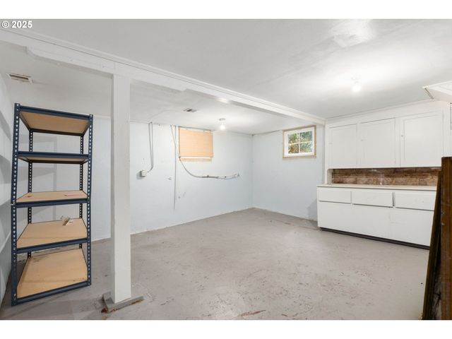 13047 Se RAMONA St, Portland, OR 97236