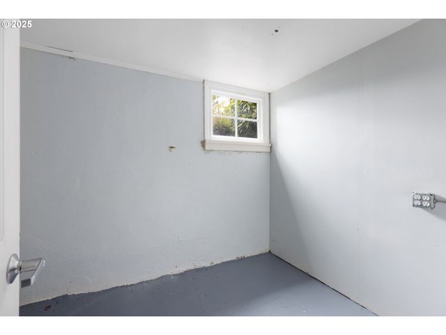 13047 Se RAMONA St, Portland, OR 97236