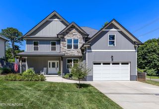 1600 Starmont Tr, Knoxville, TN 37909