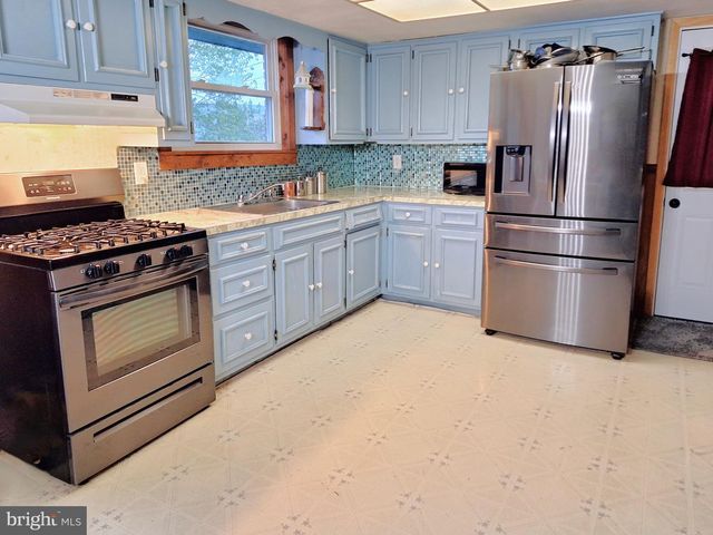 4262 UPPER RD, Shamokin, PA 17872