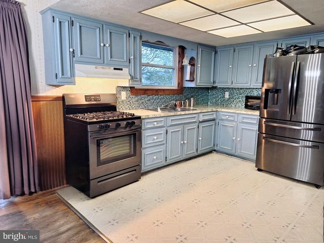 4262 UPPER RD, Shamokin, PA 17872