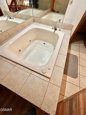 2120 Jeans Way, Sevierville, TN 37876