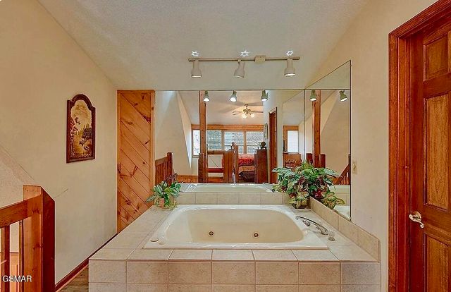 2120 Jeans Way, Sevierville, TN 37876