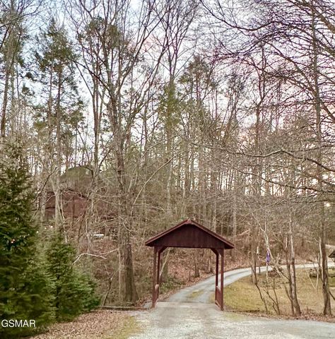 2120 Jeans Way, Sevierville, TN 37876