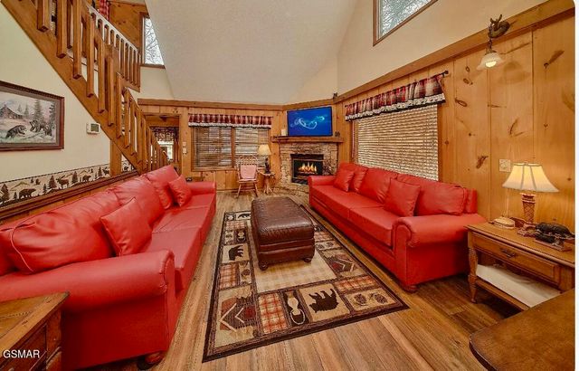 2120 Jeans Way, Sevierville, TN 37876