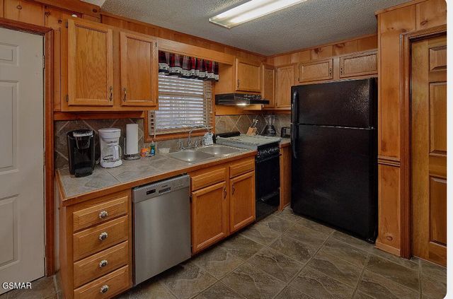 2120 Jeans Way, Sevierville, TN 37876