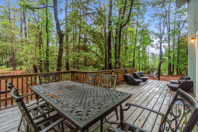 465 Creek Drive, Onalaska, TX 77360