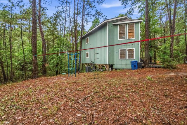 465 Creek Drive, Onalaska, TX 77360