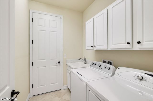 28522 Westmeath CT, Bonita Springs, FL 34135