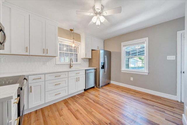 3016 Grandin RD, Roanoke, VA 24018