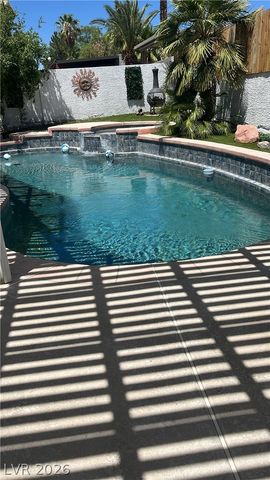 2702 Cricket Hollow Court, Henderson, NV 89074