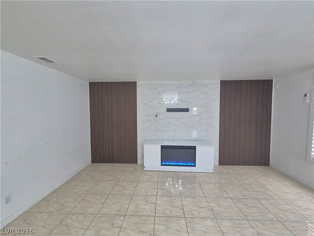 2702 Cricket Hollow Court, Henderson, NV 89074