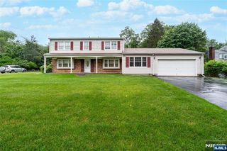 47 Allen Drive, Oakland, NJ 07436